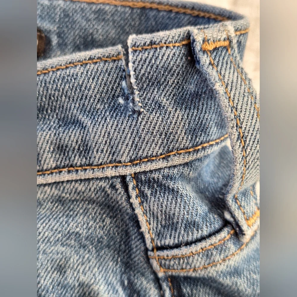 Banana Republic Distressed Blue Ankle Jeans - Picture 13 of 14